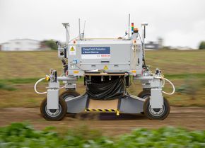 Bedre gårdsdrift: Kreative forskere kan bruke den nye IoT-plattformen for å utvikle jordbruksroboter som denne fra Deepfield Robotics. <i>Foto: Bosch</i>