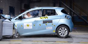 Renault Zoe frontkollideres av Euro NCAP. <i>Foto: Euro NCAP</i>