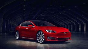Biler som Tesla Model S kan lades raskt, men sammenlignet med bensinpumpen går det fortsatt tregt. <i>Foto: Tesla</i>