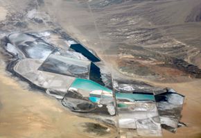 Utvinning ved Chemetall Foote Lithium-anlegget i Nevada i USA. <i>Foto: PDTillman, Creative Commons Attribution 2.0 Generic</i>