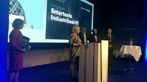 Finansminister Siv Jensen overrakte prisen på Industrikonferansen mandag. <i>Foto: Tore Stensvold</i>