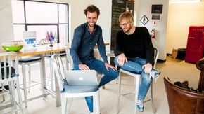 Fredrik Thomassen og Sondre Rasch er grunnleggerne bak Konsus, en norsk oppstart for freelance-tjenester. For tiden holder de til i San Francisco. Foto: Erlend Tangeraas Lygre.