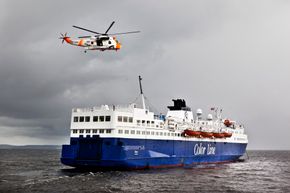 Et av 330-skvadronens Sea King-helikopter på øvelse i Oslofjorden. <i>Foto: Håkon Jacobsen</i>