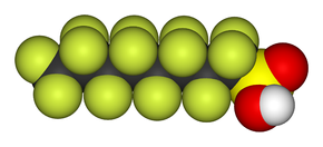 Perfluoroktylsulfonat (PFOS) er en giftig perfluorert organisk forbindelse som ikke nedbrytes i naturen. Stoffet har vært mye brukt i brannskum, men har vært ulovlig siden 2007. <i>Foto: Wikimedia Commons</i>