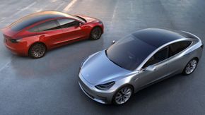 Den kommende Tesla Model 3 blir tilgjengelig i to farger innledningsvis. Hvilke er ikke kjent. <i>Foto: Tesla</i>