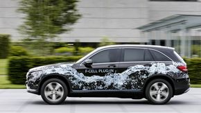 Daimlers kommende brenselcellebil GLC F-cell kommer ikke til å bli produsert i stort antall, og vil rettes mot flåteoperatører. <i>Foto: Daimler AG - Global Communications Mercedes-Benz Cars</i>