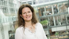 Kathrine M. Lofthus er administrerende sjef for Helse Sør-Øst. Hun vil at modernisering av IT i landets største helseforetak skal overtas av et utenlandsk selskap, skriver NRK. <i>Foto: Pressefoto</i>