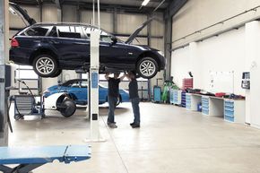 Kreisel Electric bygger demonstrasjonsbiler, som denne BMW 3-serie stasjonsvognen. <i>Foto: Kreisel Electric</i>