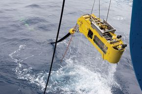Dette er en del av den 270 meter lange antennen som EMGS bruker for å lete etter olje under havbunnen. <i>Foto: EMGS</i>