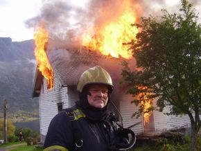 Trond Fiskaa har jobbet som røykdykker og brannmann i 20 år. <i>Foto: SEES</i>