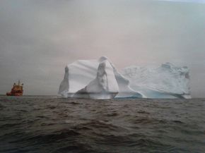 Det største isfjellet Randfonn var med på å flytte ble bereget å være på 8 millioner tonn. <i>Foto: Arild Lyngholm</i>
