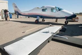 P2006T-flyet etter ankomst fra Napoli i sommer. Skroget skal nå til Scaled Composites i Mojave der det skal få nye vinger med integrerte elmotorer. <i>Foto: NASA/Ken Ulbrich</i>