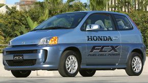 Honda FCX fra 2002. <i>Bilde: Honda</i>