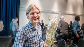 Vinner: Magnus Ognedal fikk utdelt prisen på TU-konferansen Smarte hjem og bygg 2016. <i>Foto: Eirik Helland Urke</i>