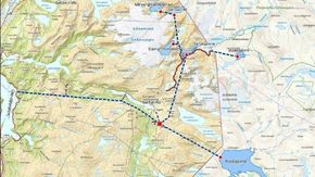 Lulesamer vil overføre svensk vann til kjempekraftverk ved Sulitjelma i Fauske i Nordland. De røde prikkene er inntak, den svarte firkanten er kraftstasjon mens den blå linjen viser vannvei. <i>Foto: Musken Senter/Multiconsult</i>