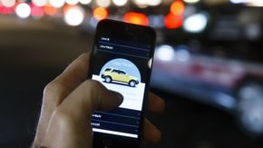 Transporttjenesten Uber lar deg bestille bil med en app. <i>Foto: NTB scanpix</i>