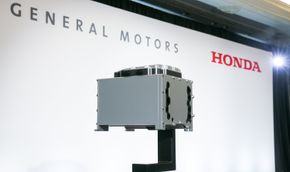 Brenselcellestabelen skal være mindre, lettere og billigere enn nåværende løsninger når Honda og General Motors setter i gang produksjon av sine nye brenselceller. <i>Foto: John F. Martin</i>