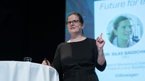 Dr. Silke Bagschik, leder for markedsføring og salg, e-mobilitet i Volkswagen. <i>Foto: Eirik Helland Urke</i>