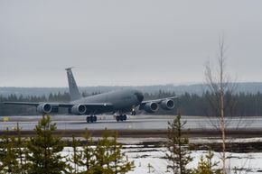 Amerikansk KC-135 lander i Rovaniemi, men har hovedbasen i Luleå. <i>Foto: USAF</i>