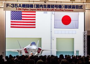 Utrullingsseremoni for AX-5 som var det første F-35-flyet som ble ferdigstilt på MHI-fabrikken i juni 2017. Flyet styrtet 9. april i år. <i>Bilde:  Lockheed Martin/Thinh D. Nguyen</i>