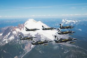 Breitling Jet Teams sju Albatros-trenere har nettopp vært på USA-turné. <i>Foto: Breitling Jet Team</i>