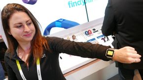 I 2014 tok Fitbit steget opp fra beltespenna til håndleddet, noe som ble en stor salgssuksess.
