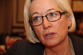SPs parlamentariske leder Marit Arnstad mener AP har kommet med en finte for å slippe å si direkte nei til Northconnect. <i>Bilde:  Joachim Seehusen/arkiv</i>
