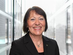 Direktør Jane Bordal i Statens vegvesen. <i>Bilde:  Knut Opeide, Statens vegvesen</i>