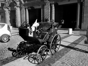 1888: Den første elektriske bilen blir utviklet av Andreas Flocken i Tyskland. <i>Bilde:  Wikipedia</i>