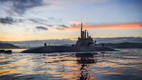 U-32, som var den første ubåten i 212A-klassen og ble tatt i bruk 19. oktober 2005, i Bergen høsten 2016. <i>Bilde:  Fotograf Morten Wanvik AS</i>