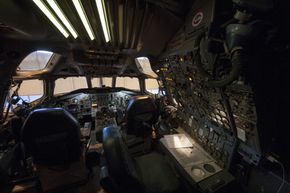 Cockpiten på Nasas DC-8-72-forskningsfly. Dette er til vanlig stasjonert på Armstrong Flight Research Center i Palmdale, California. <i>Bilde:  Daniel Beckmann</i>