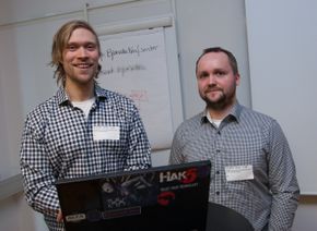 Ekspertene Egil Aspevik og John-André Bjørkhaug har til sammen 20 års erfaring med å bryte seg inn i datasystemer. <i>Foto:  Marius Jørgenrud</i>