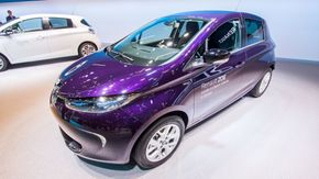 Renault Zoe kommer med litt mer motorkraft og en ny farge i 2018. <i>Foto:  Marius Valle</i>