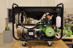 Inresols stirlingmotor kan gå døgnet rundt, og dessuten har stirlingmotoren høy virkningsgrad på lave omdreininger og lav belastning. <i>Foto:  Jørgen Appelgren</i>