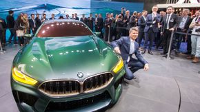 BMW-sjef Harald Krüger under lanseringen av konseptbilen BMW M8 Gran Coupé under bilmessen i Genève. <i>Foto:  Marius Valle</i>