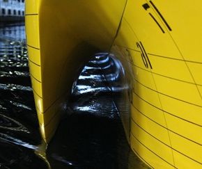 Modelltest av trimaranskroget hos Sintef Ocean i Trondheim. <i>Bilde:  Sintef Ocean</i>