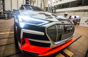 Audi E-tron skal kunne lades med 150 kilowatt. <i>Foto:  Mathias Klingenberg</i>