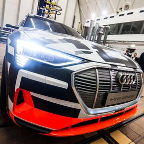 Audi e-trons kjølesystem skal gjøre det mulig å trykke klampen i bånn gang etter gang uten ytelsestap, mener bilprodusenten. <i>Foto:  Mathias Klingenberg</i>