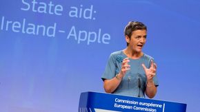 EUs konkurransekommissær Margrethe Vestager presenterte tirsdag 30. august 2016 EU-kommisjonens avgjørelse i den kontroversielle skattesaken mot Apple. <i>Foto:  NTB Sanpix</i>