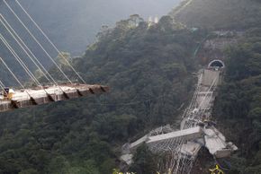 Chirajara bridge nær Bogota, Colombia, kollapset 15. januar i år. <i>Foto:  REUTERS/Jaime Saldarriaga/Scanpix</i>