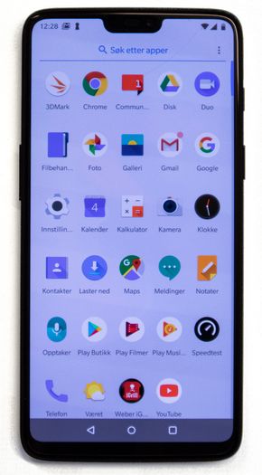 Google calling: Oneplus har valg å ikke utstyre telefonene med et tungt eget grensesnitt og det meste er gjenkjennelig original Android. Det gir et OS som er mer lettdrevet og man får forhåpentligvis nye versjoner vesentlig raskere. <i>Foto:  Odd R. Valmot</i>