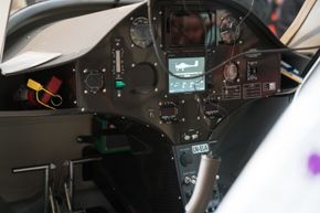 Cockpiten i Pipistrel-flyet. <i>Foto:  Eirik Helland Urke</i>