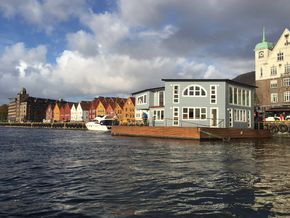 I Bergen ligger en av Wibergs flytende boliger. <i>Foto:  Per-Andrè Wiberg​</i>