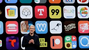 Tim Cook hevder at Apple betaler for seg i alle landene de operer i. Selskapet avstår fra å kommentere påstandene i denne saken. <i>Foto:  Marcio Jose Sanchez</i>