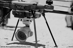 Dronene har fastmontert kamera i front og Kongsberg Seatex maritim bredbåndskommunikasjon slik at dronen alltid kan sende bilder til operatøren. IR-kamera og optisk kamera med 4K-oppløsning og 30 x zoom er en av utstyrspakkene dronene kan utstyres med. <i>Foto:  Norse Asset Solutions</i>