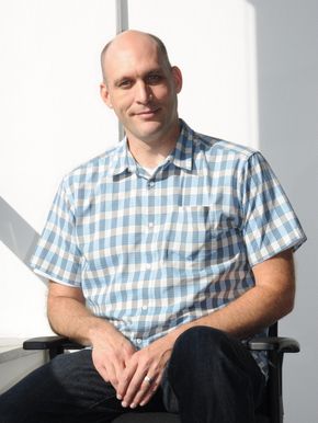 Greg Kroah-Hartman er en av hovedmennene bak Linux-utviklingen sentralt. Han ledet stiftelsen da Linus Torvalds var fraværende. 