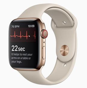 Smartklokker som AppleWatch gir forbrukerne mulighet til å gjøre diagnostikk som før var forbeholdt fastleger og sykehus. Slike produkter vil være med å endre helsevesenet. <i>Foto:  Apple</i>