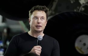 Elon Musk forlater møte om han føler at han ikke har noe å bidra med. Det mener Victoria Stray at flere av oss også bør gjøre. <i>Foto:  Chris Carlson/ NTB Scanpix</i>