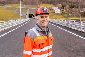 Prosjektleder for Nordnestunnelen, Ivar Kaino har vært med på alle de store skredsikringsprosjektene på E6 gjennom Kåfjord kommune, og synes det var godt å få være med og gjøre jobben ferdig. <i>Foto:   Erik Jenssen</i>