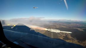 Gripen Ekko avfyrer Iris T over Lappland. Saab er partner både i dette programmet og i Meteor-programmet.